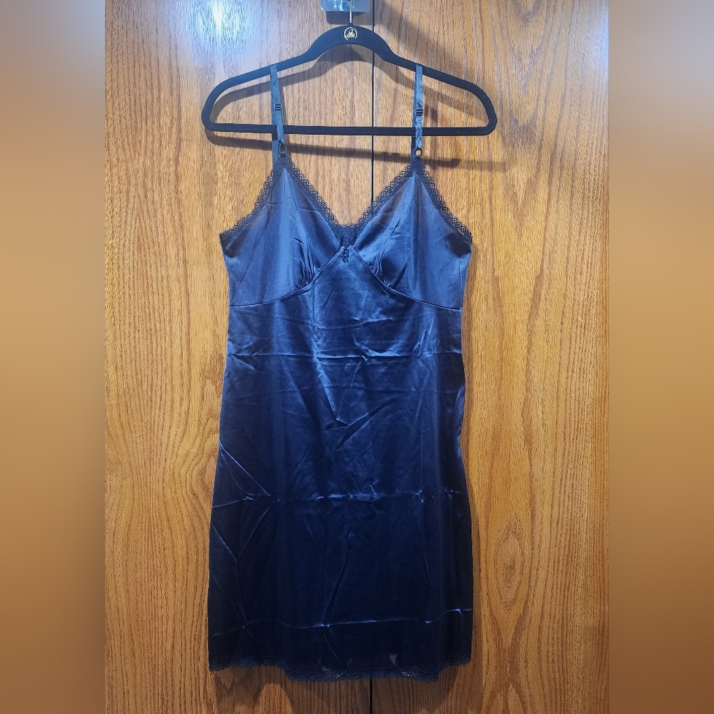 Black Full Slip